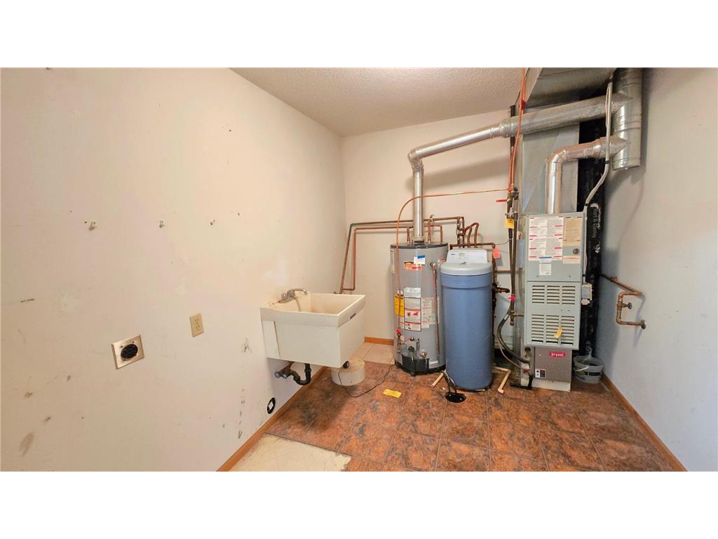 9136 Windsor Terrace Brooklyn Park MN 55443 6753170 image24