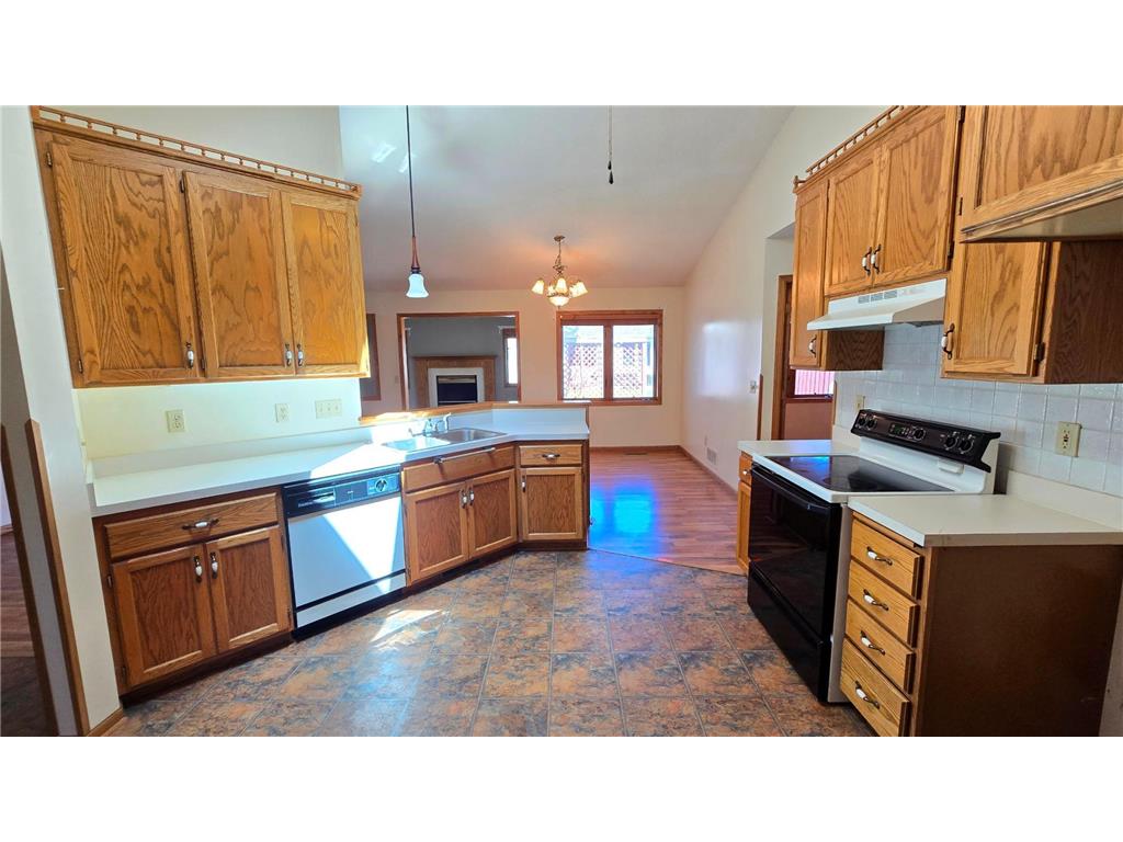 9136 Windsor Terrace Brooklyn Park MN 55443 6753170 image4