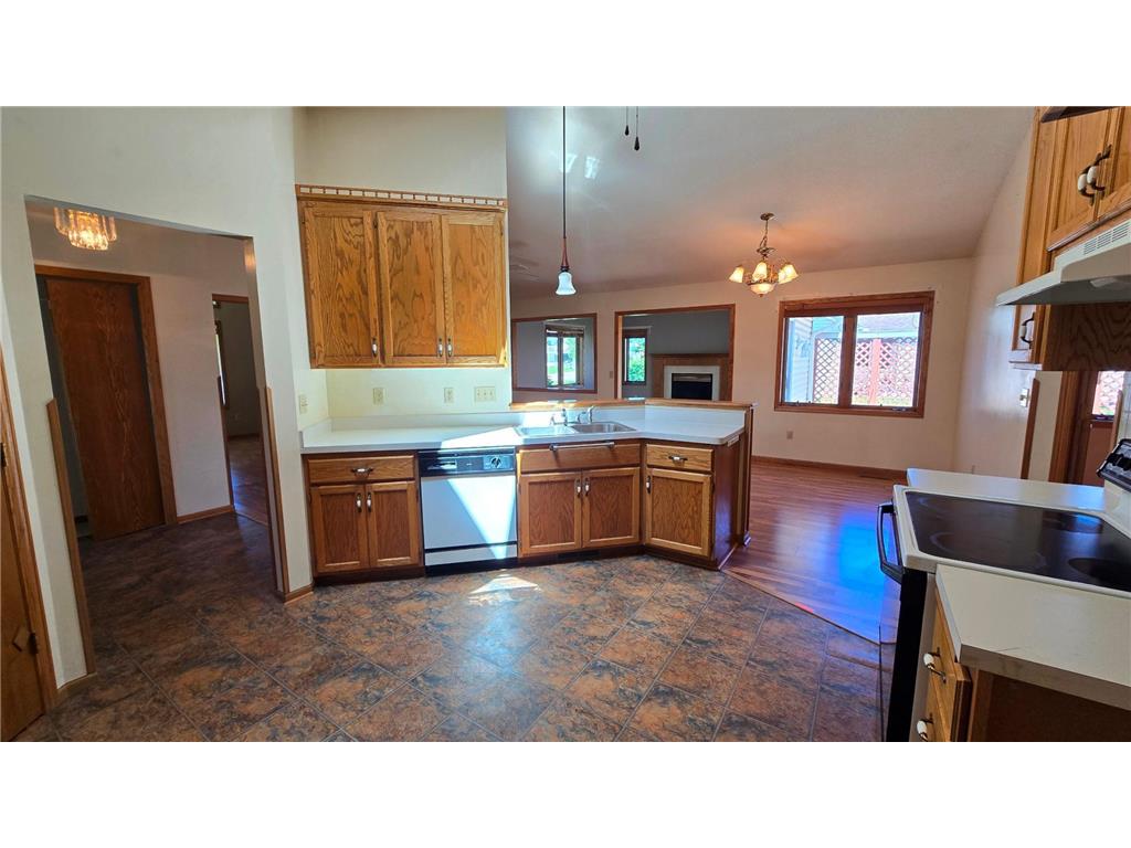 9136 Windsor Terrace Brooklyn Park MN 55443 6753170 image7