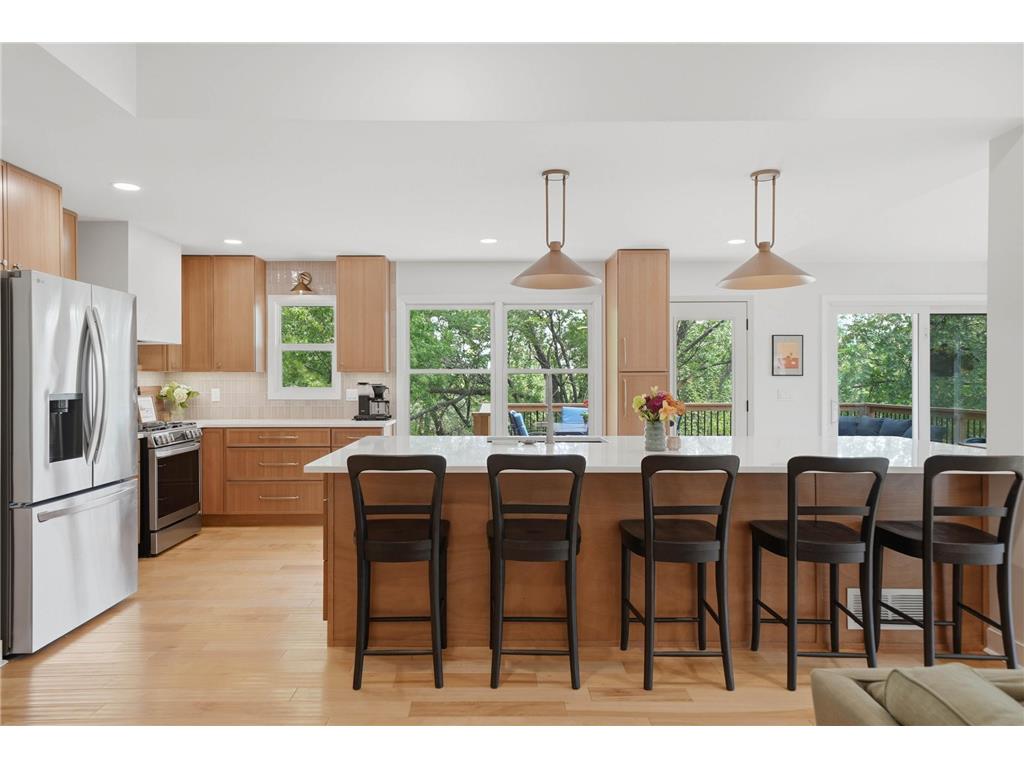 9137 Forest Hills Circle Bloomington MN 55437 7078487 image1