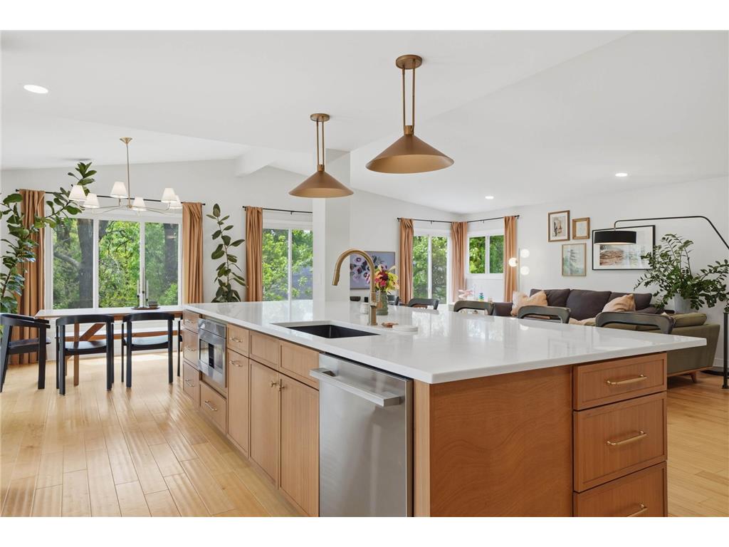 9137 Forest Hills Circle Bloomington MN 55437 7078487 image14