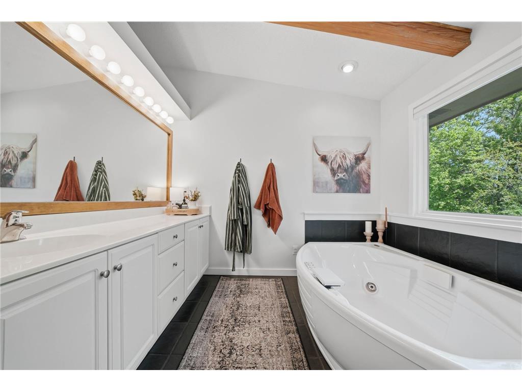 9137 Forest Hills Circle Bloomington MN 55437 7078487 image35