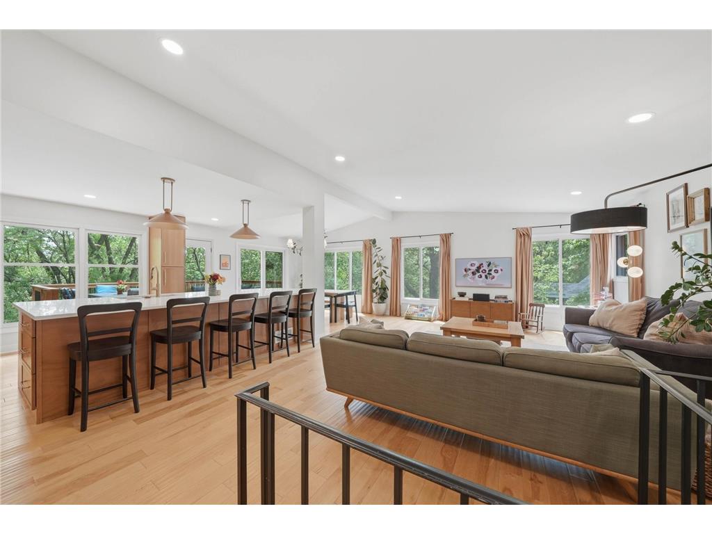 9137 Forest Hills Circle Bloomington MN 55437 7078487 image4