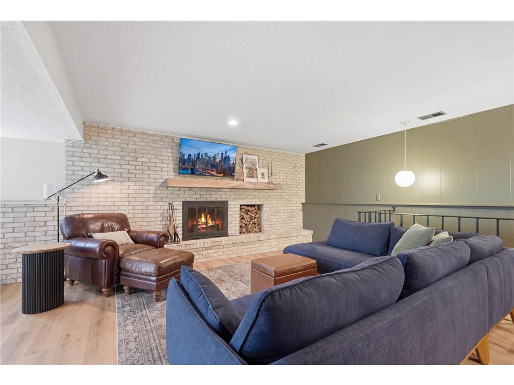 9137 Forest Hills Circle Bloomington MN 55437 7078487 image47
