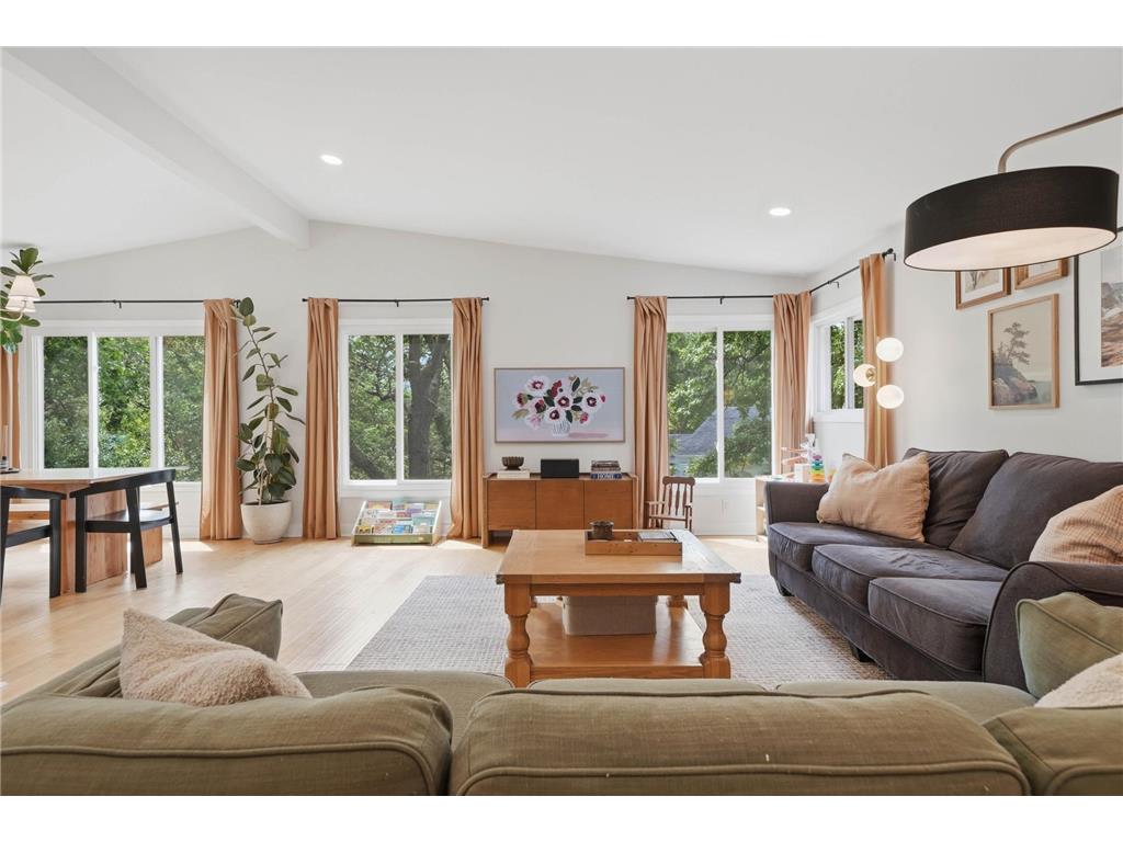 9137 Forest Hills Circle Bloomington MN 55437 7078487 image5