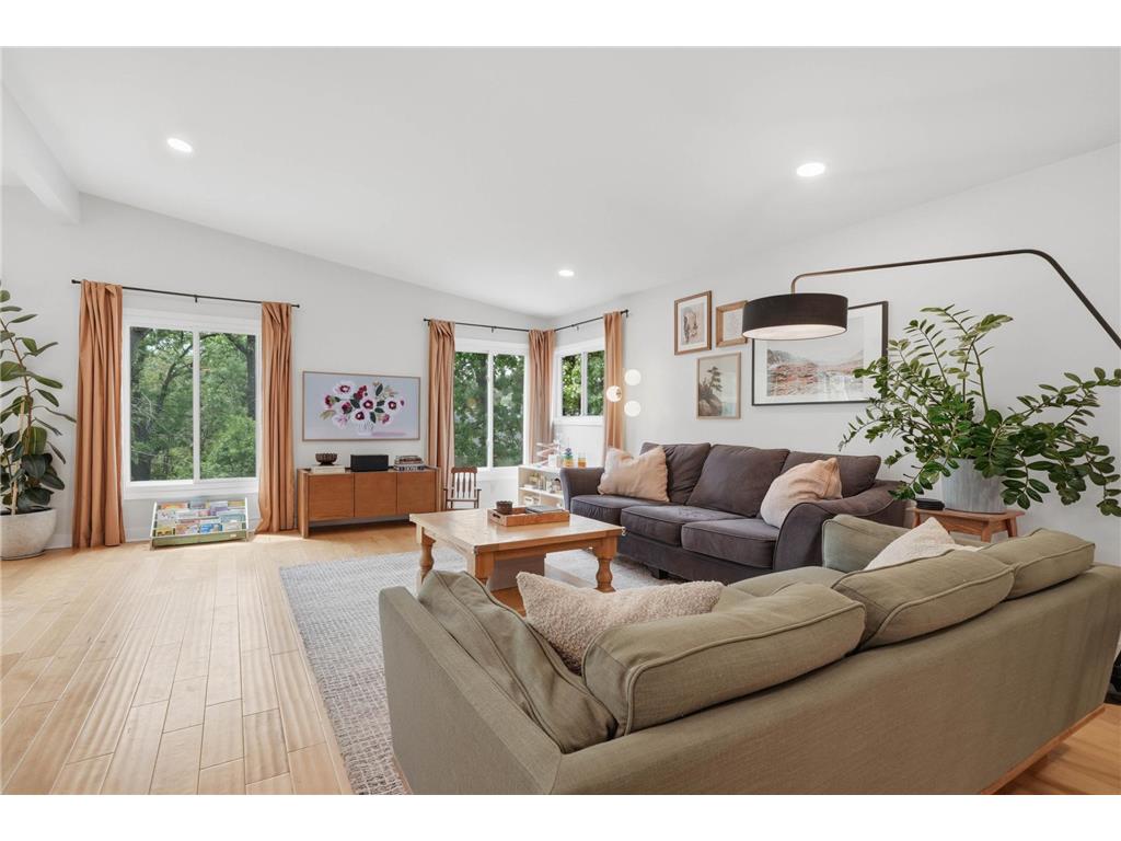 9137 Forest Hills Circle Bloomington MN 55437 7078487 image6