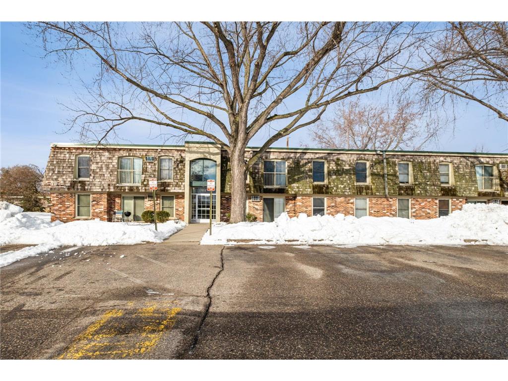 914 9th Avenue S 5, Hopkins, MN, 55343 MLS 6335620 Edina Realty