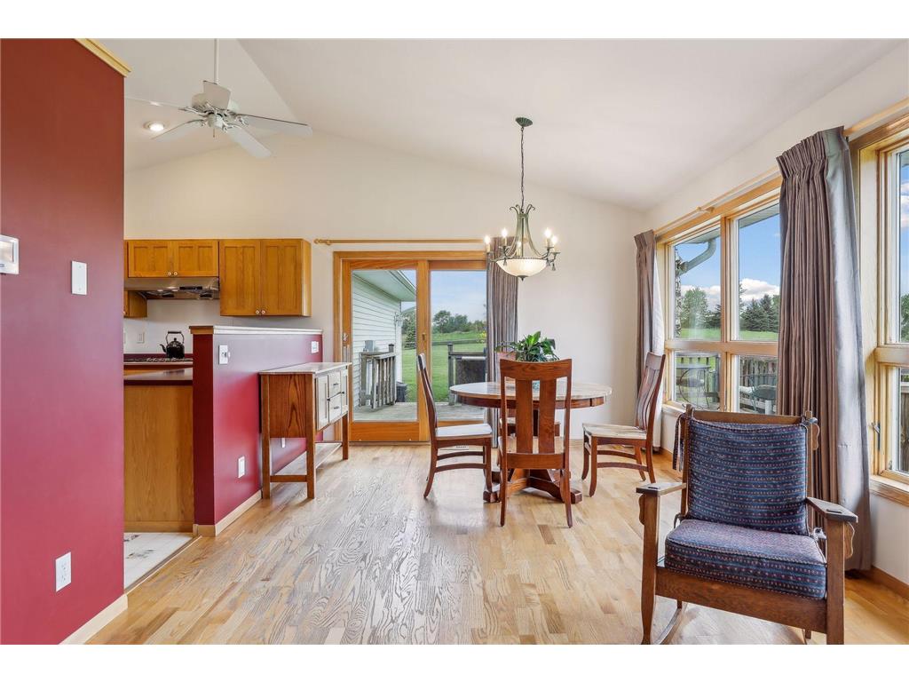 914 Benjamin Lane, Hudson, WI, 54016 MLS 6565414 Edina Realty