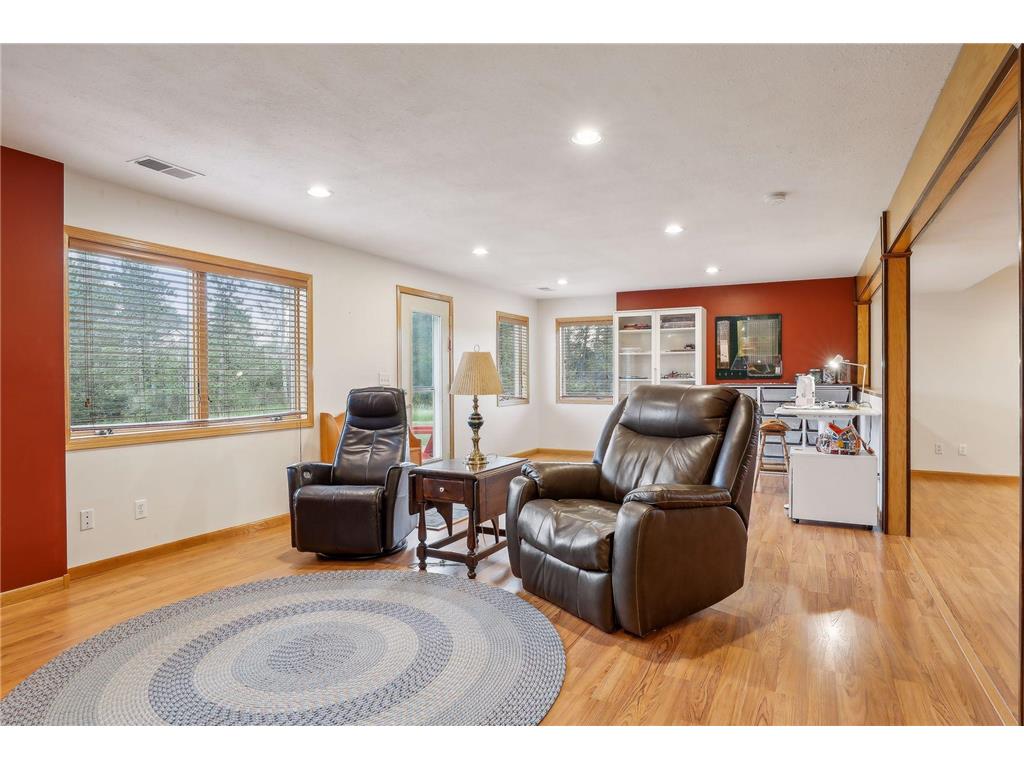 914 Benjamin Lane, Hudson, WI, 54016 MLS 6565414 Edina Realty