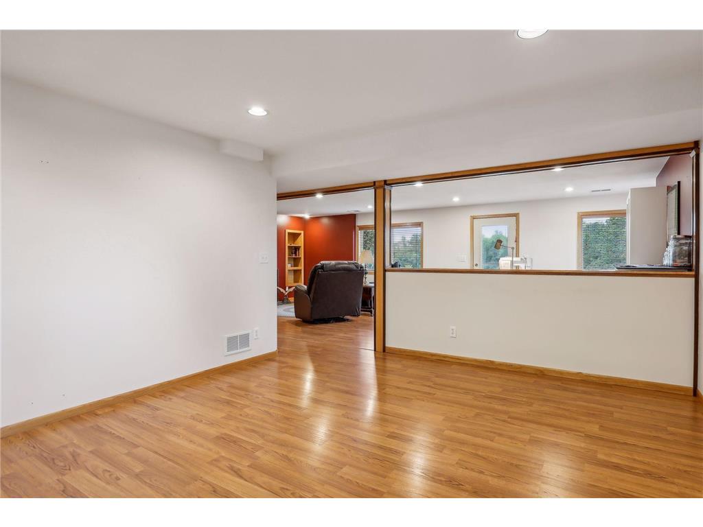 914 Benjamin Lane, Hudson, WI, 54016 MLS 6565414 Edina Realty