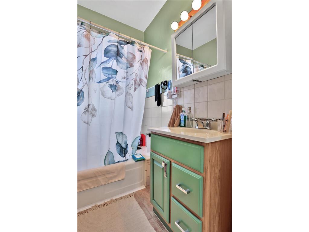 914 Charlotte Street Saint Paul MN 55104 7033512 image24