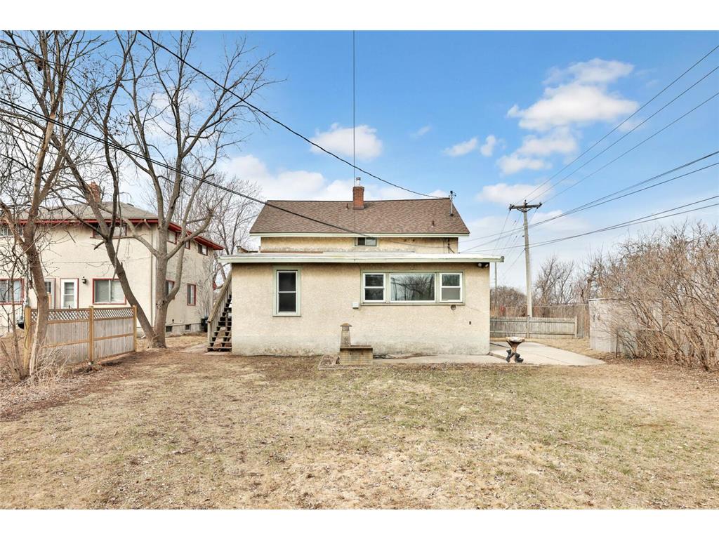 914 Charlotte Street Saint Paul MN 55104 7033512 image45