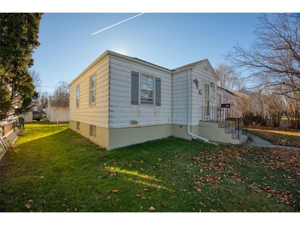 914 Michigan Street Hibbing MN 55746 6819220 image3