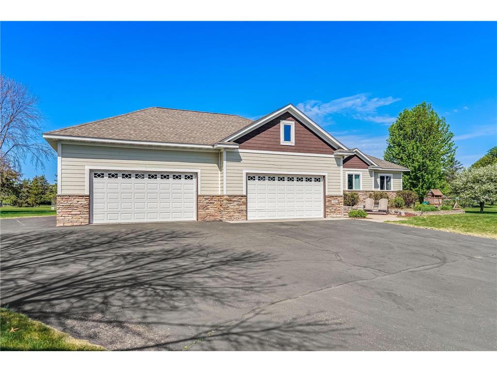914 NE 207th Avenue NE East Bethel MN 55011 6704470 image1
