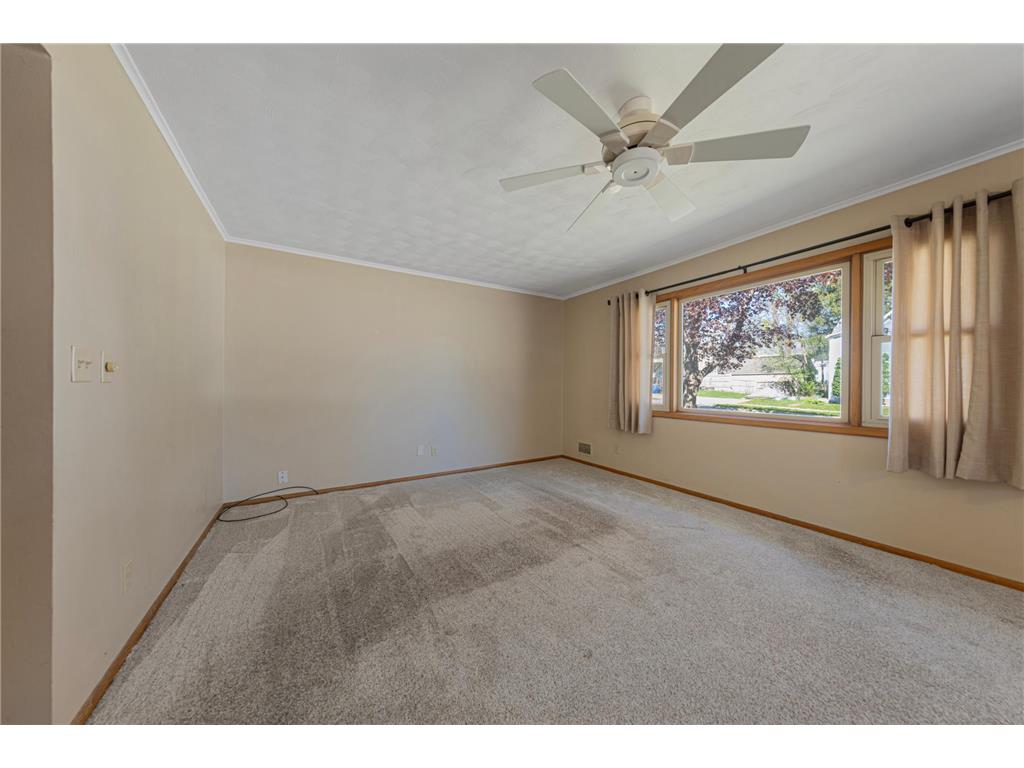 914 S Elm Avenue Owatonna MN 55060 7068940 image14