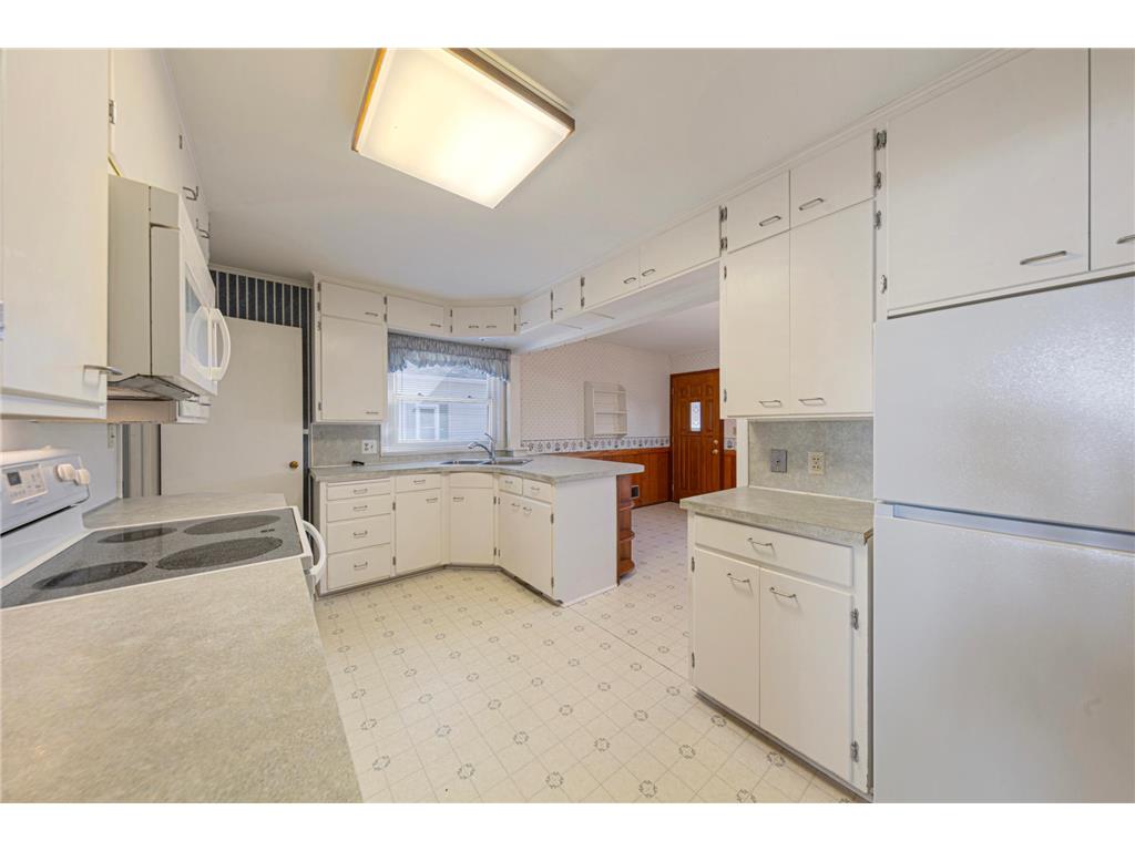 914 S Elm Avenue Owatonna MN 55060 7068940 image17