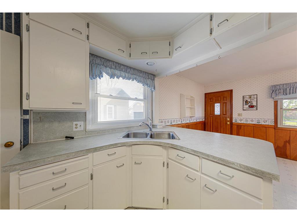 914 S Elm Avenue Owatonna MN 55060 7068940 image19