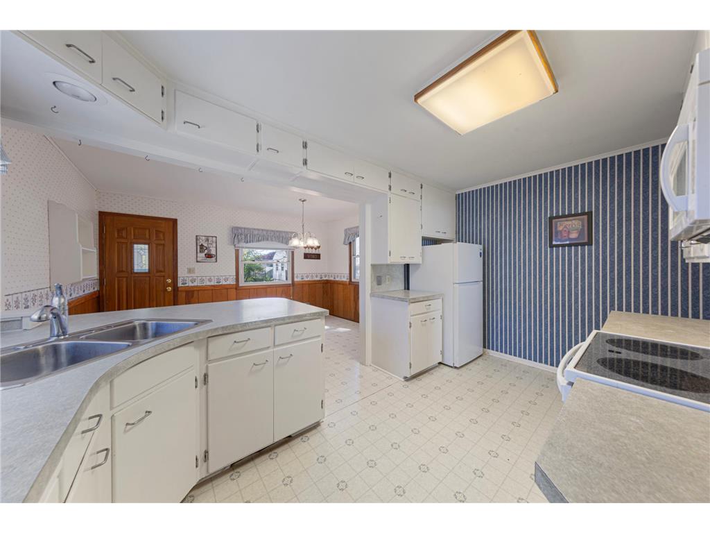 914 S Elm Avenue Owatonna MN 55060 7068940 image20