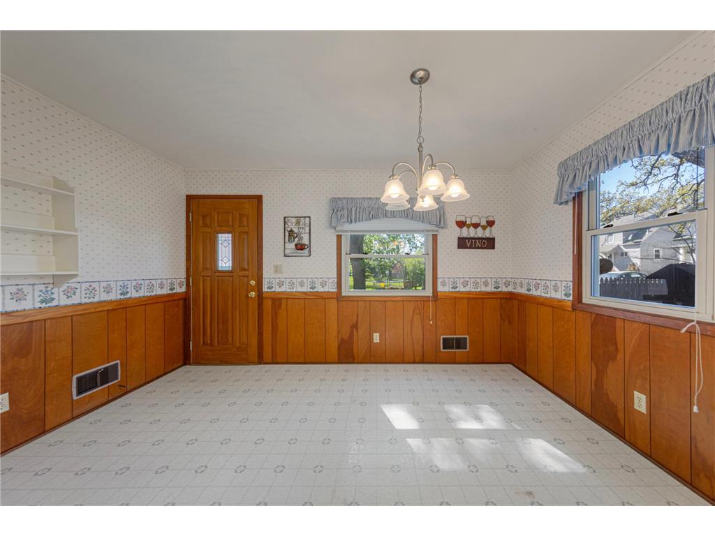 914 S Elm Avenue Owatonna MN 55060 7068940 image21