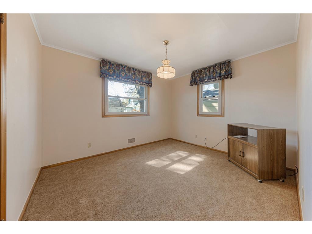 914 S Elm Avenue Owatonna MN 55060 7068940 image26