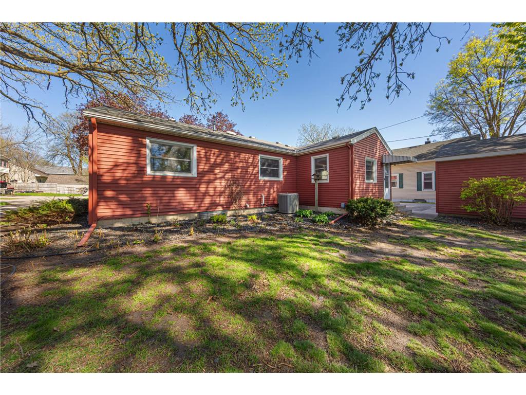 914 S Elm Avenue Owatonna MN 55060 7068940 image9