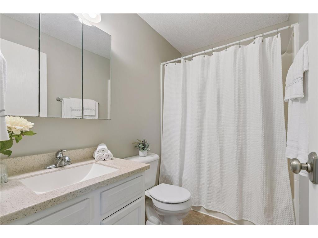 9141 Highway 55 #106 Golden Valley MN 55427 7080563 image11