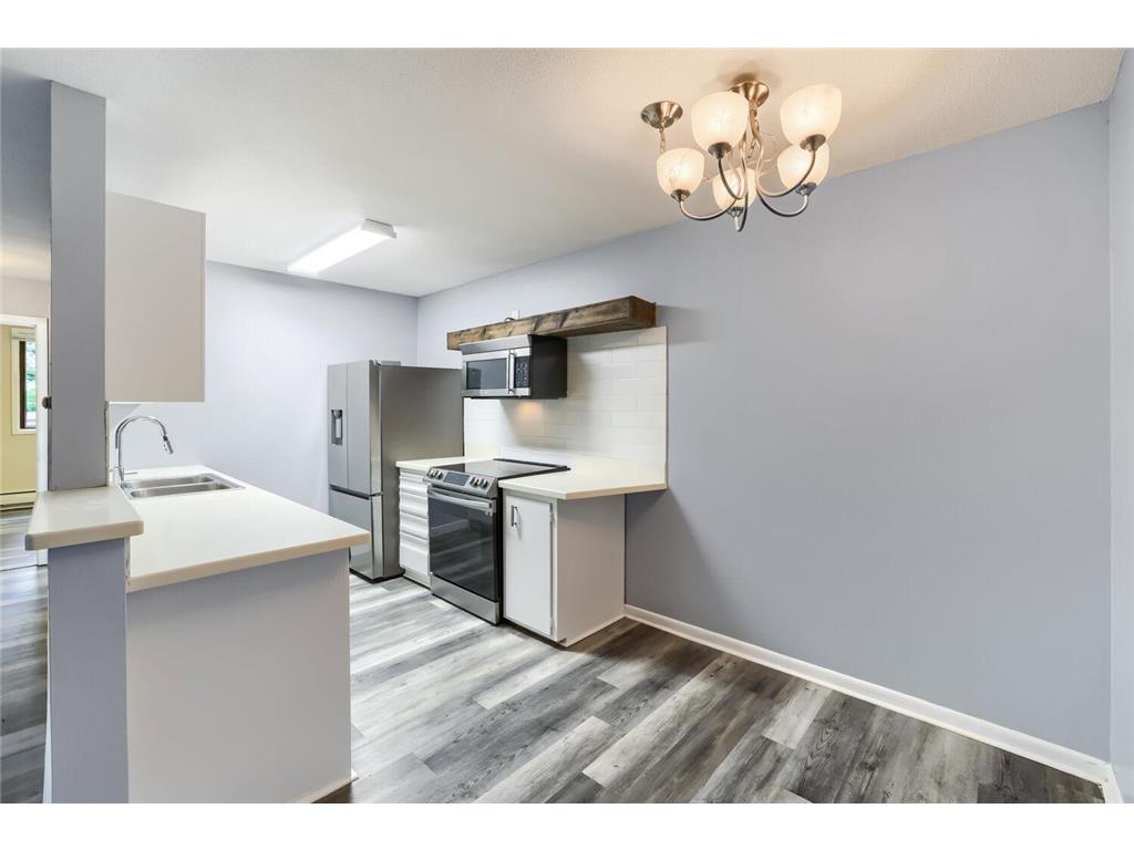 9141 Highway 55 #203 Golden Valley MN 55427 7077396 image6