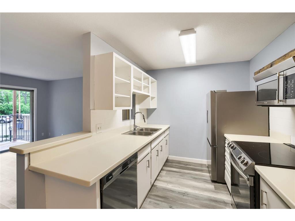 9141 Highway 55 #203 Golden Valley MN 55427 7077396 image8