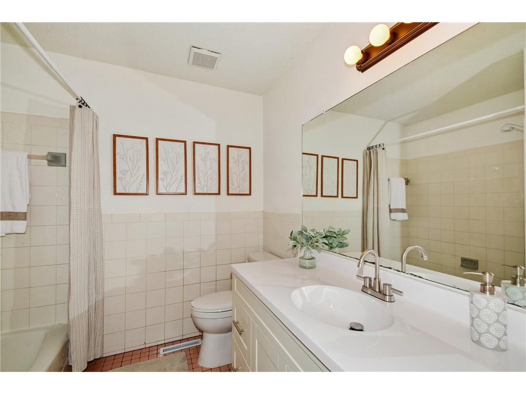 9142 Woodhall Crossing N Brooklyn Park MN 55443 7110378 image24