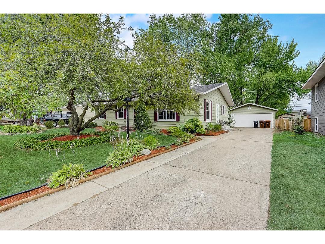 915 14th Street W, Hastings, MN, 55033 MLS 7148514 Edina Realty