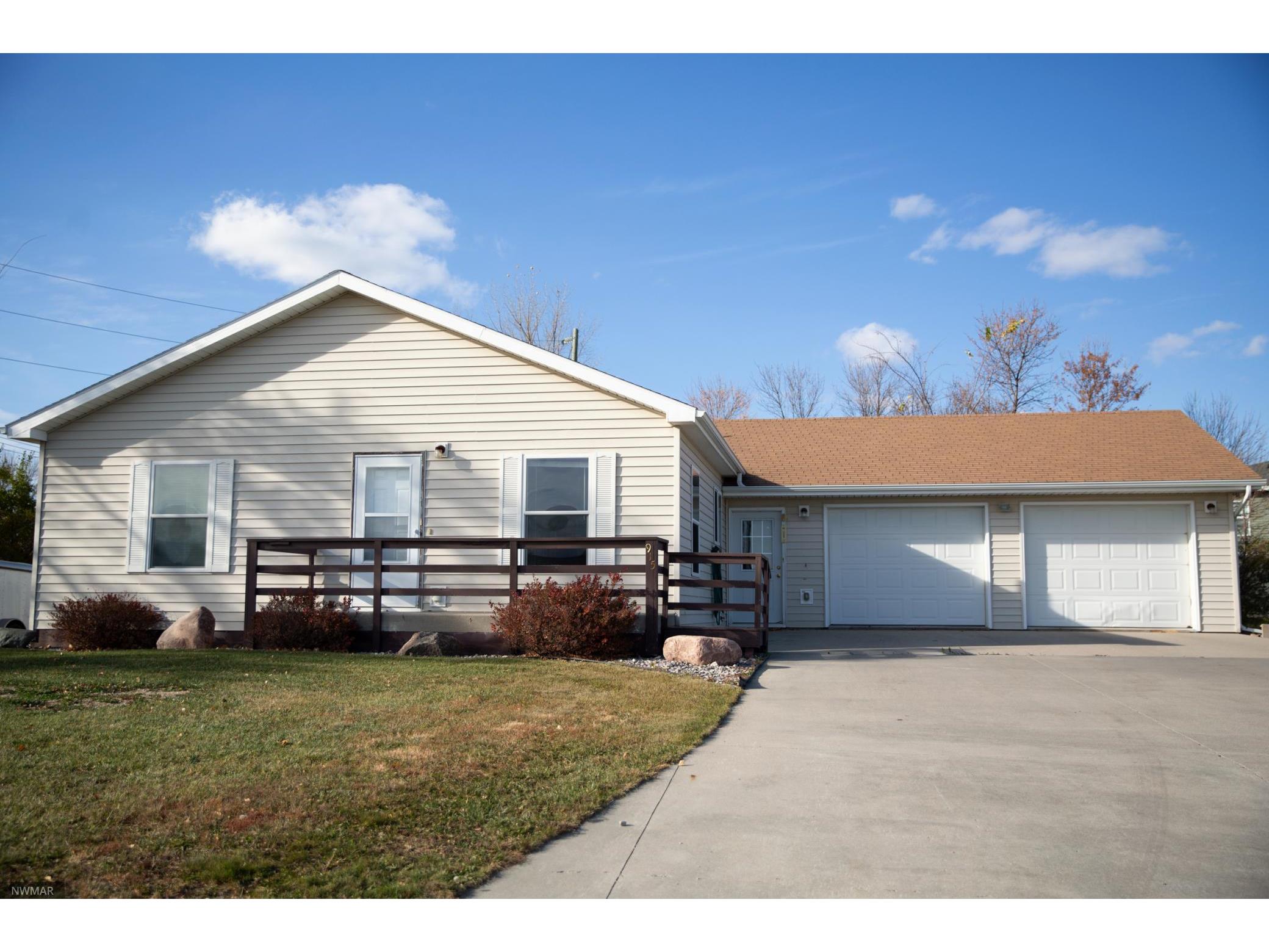 915 3rd Avenue NE, Crookston, MN, 56716 MLS 5676048 Edina Realty