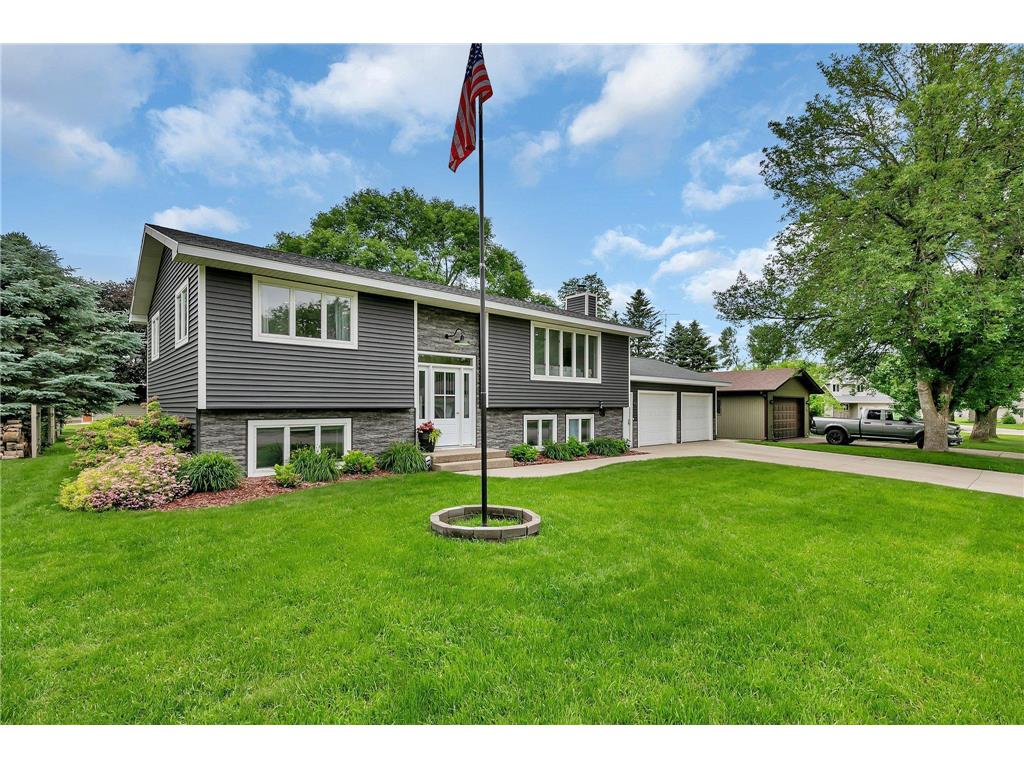 915 4th Street NW Clara City MN 56222 6739747 image1