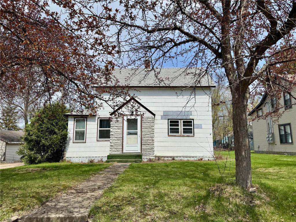 915 6th Avenue E Alexandria MN 56308 7064726 image1