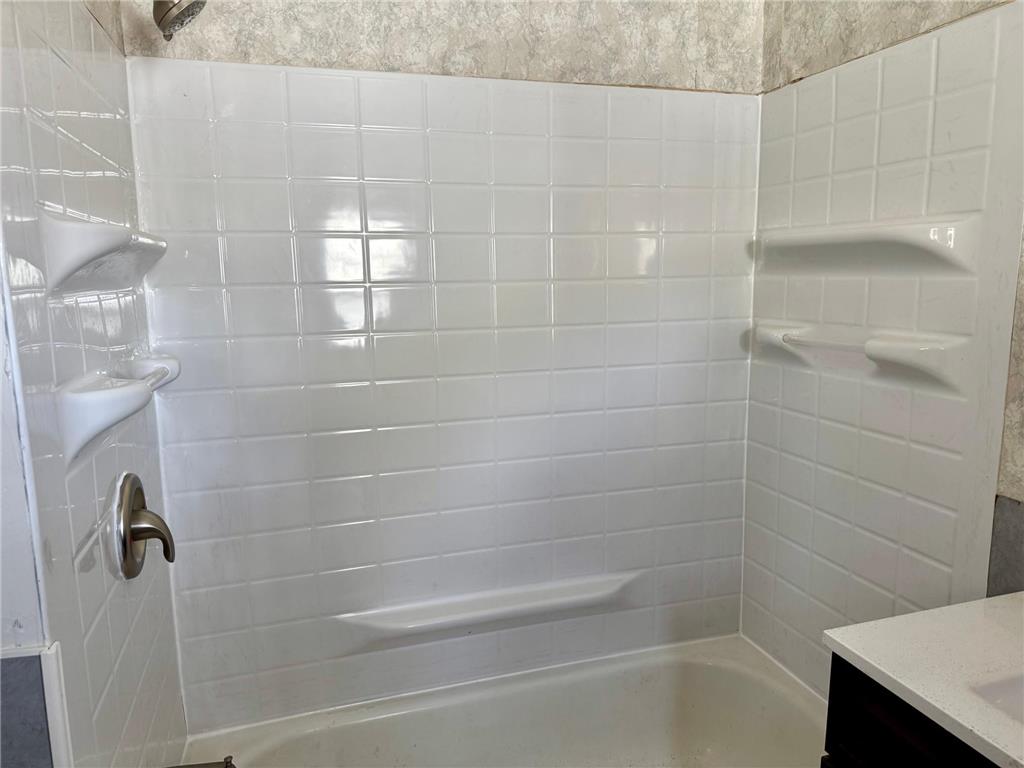 915 6th Avenue E Alexandria MN 56308 7064726 image10