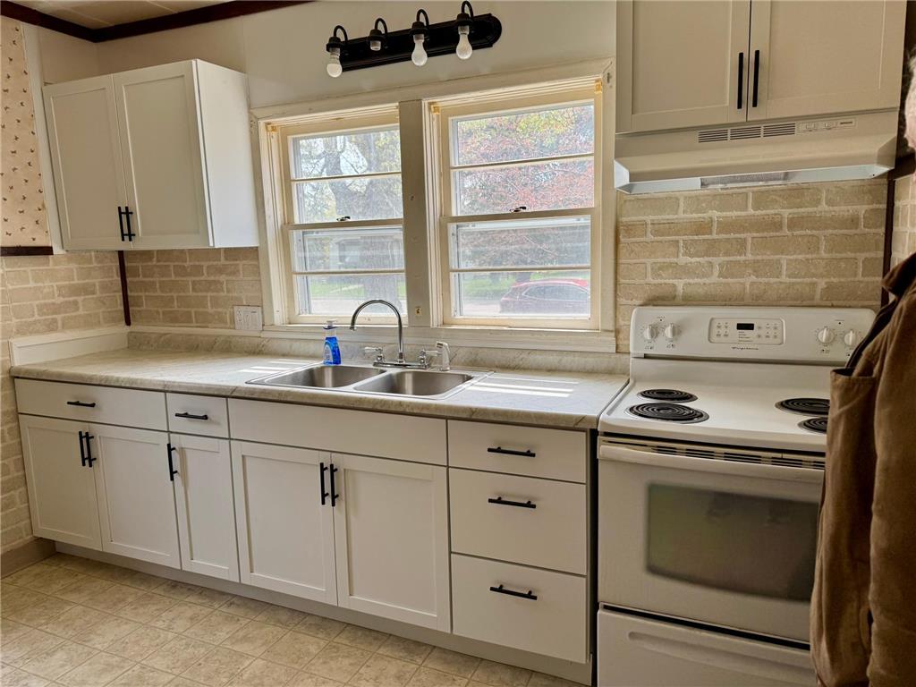 915 6th Avenue E Alexandria MN 56308 7064726 image4