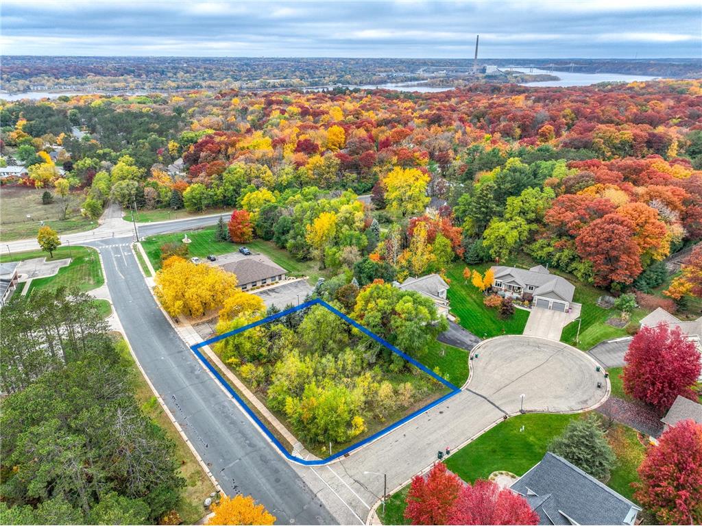 915 Crown Court North Hudson WI 54016 6455359 image1