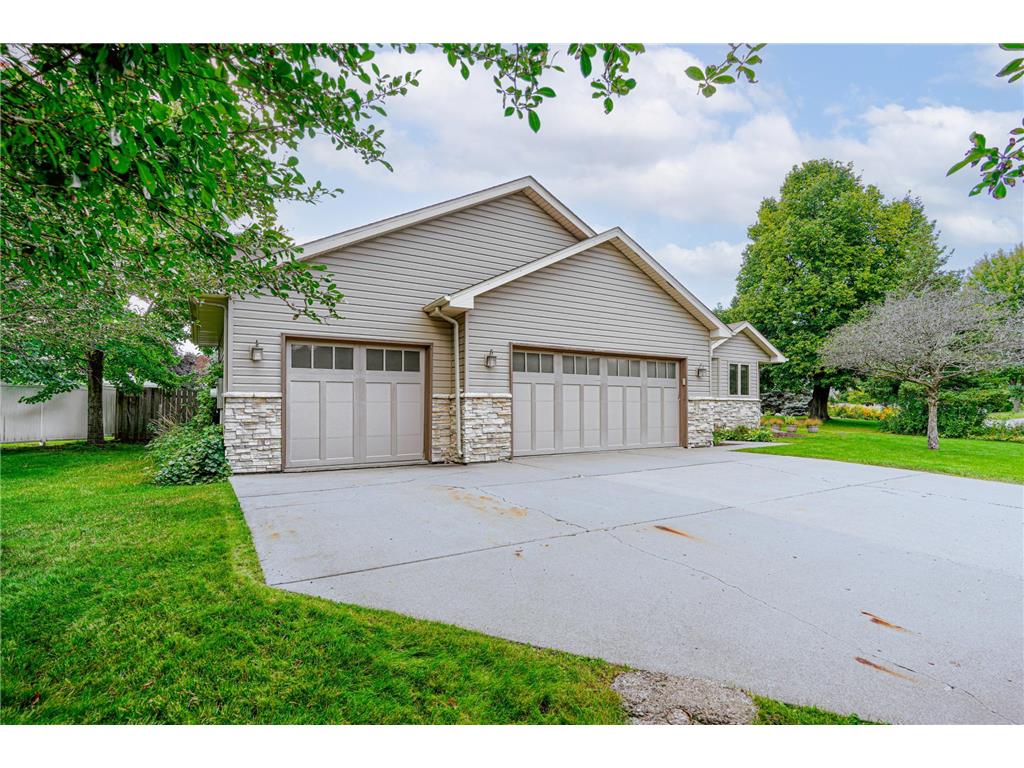 915 Ferndale Street S Maplewood MN 55119 7086877 image2