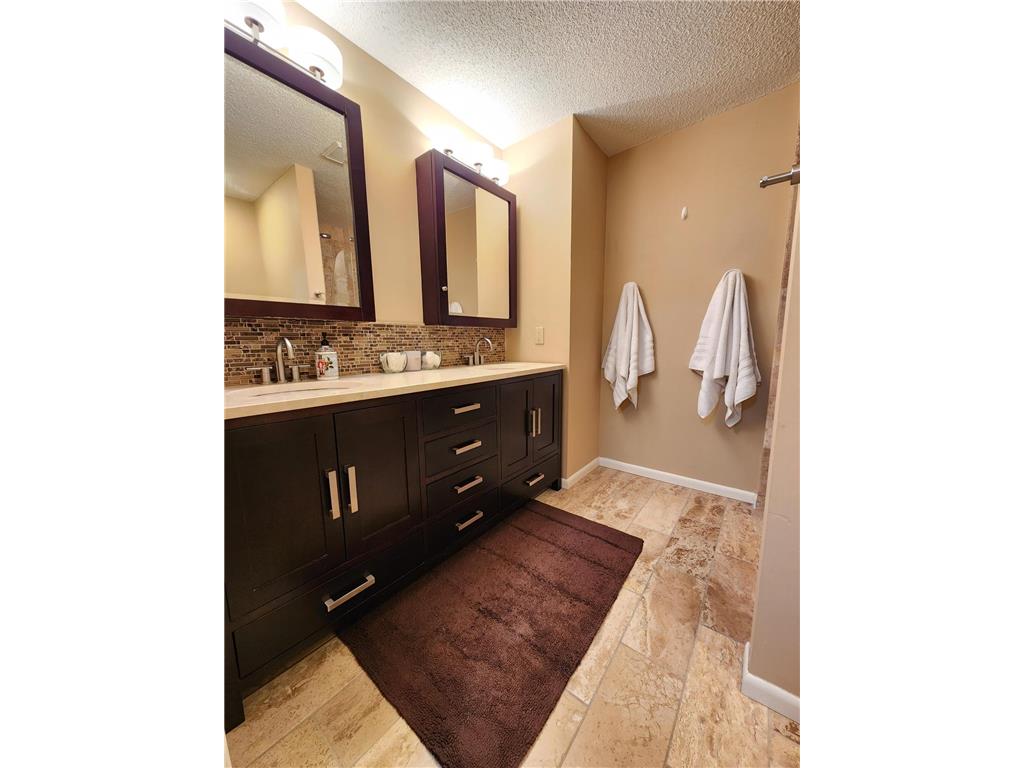 915 Ferndale Street S Maplewood MN 55119 7086877 image21