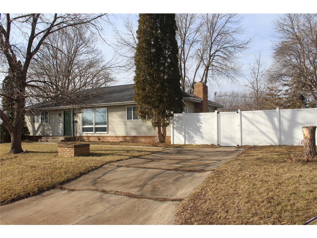 915 Taylor Avenue N, Glencoe, MN, 55336 MLS 6474932 Edina Realty