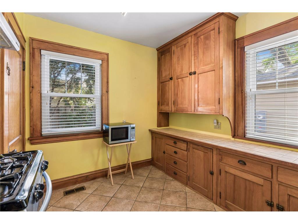 916 34th Street W Minneapolis MN 55408 7101947 image16