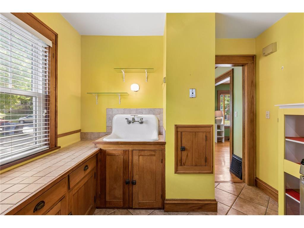 916 34th Street W Minneapolis MN 55408 7101947 image18