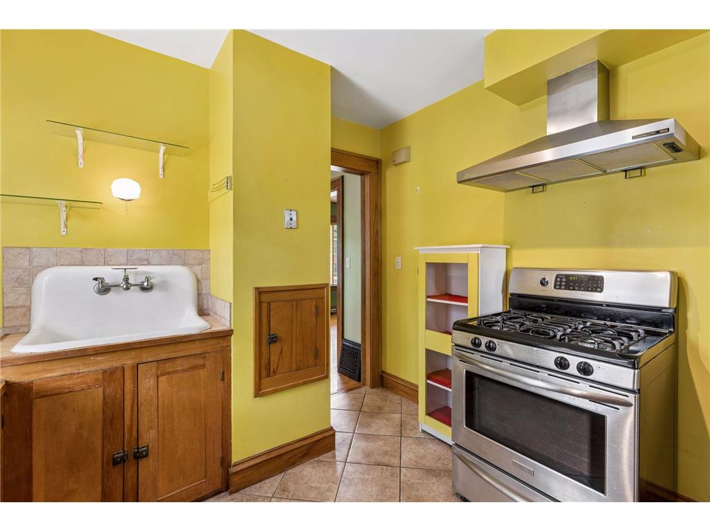 916 34th Street W Minneapolis MN 55408 7101947 image19