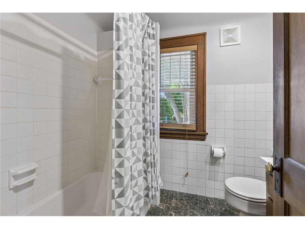 916 34th Street W Minneapolis MN 55408 7101947 image26