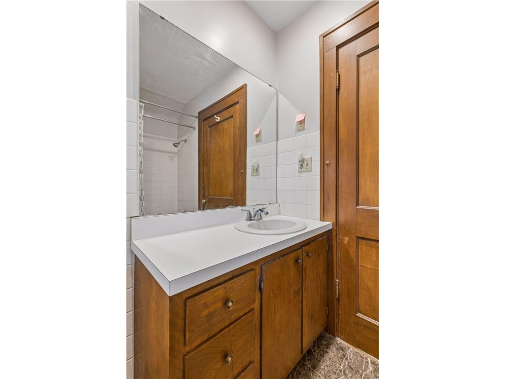 916 34th Street W Minneapolis MN 55408 7101947 image27
