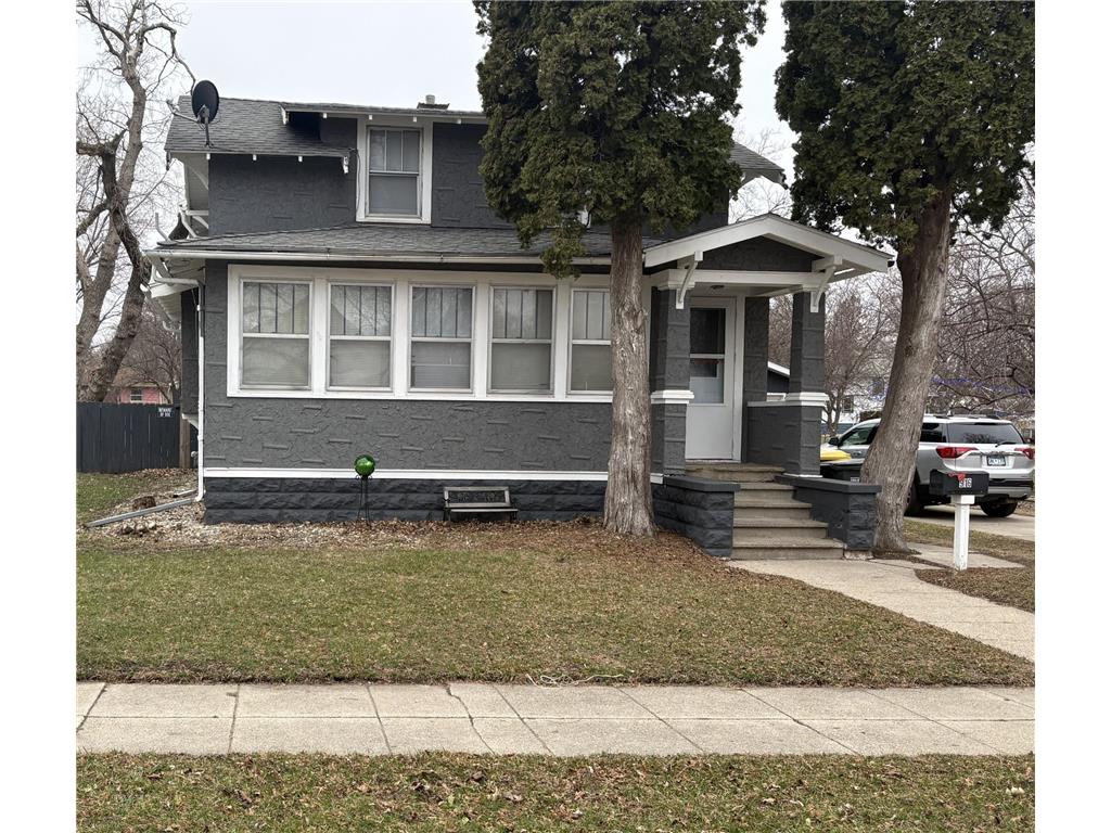 916 5th Street S Saint James MN 56081 7041042 image1