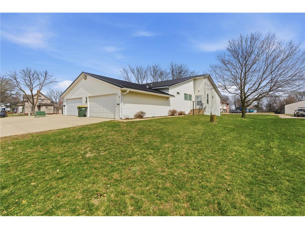 916 Armstrong Boulevard N Saint James MN 56081 7063995 image1
