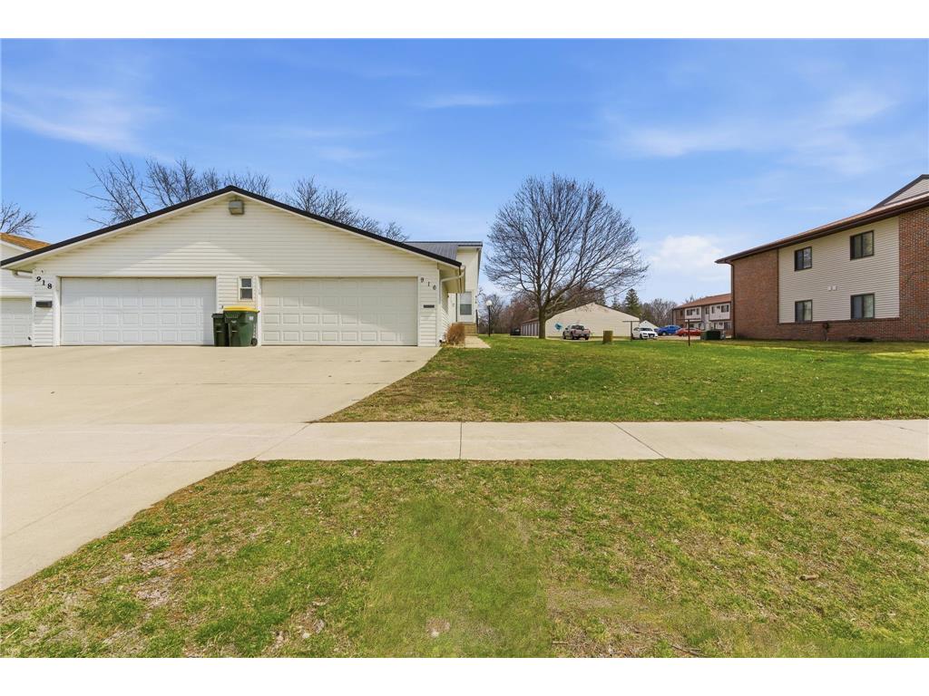 916 Armstrong Boulevard N Saint James MN 56081 7063995 image2