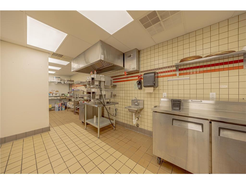 916 Litchfield Avenue SW Willmar MN 56201 7006932 image16