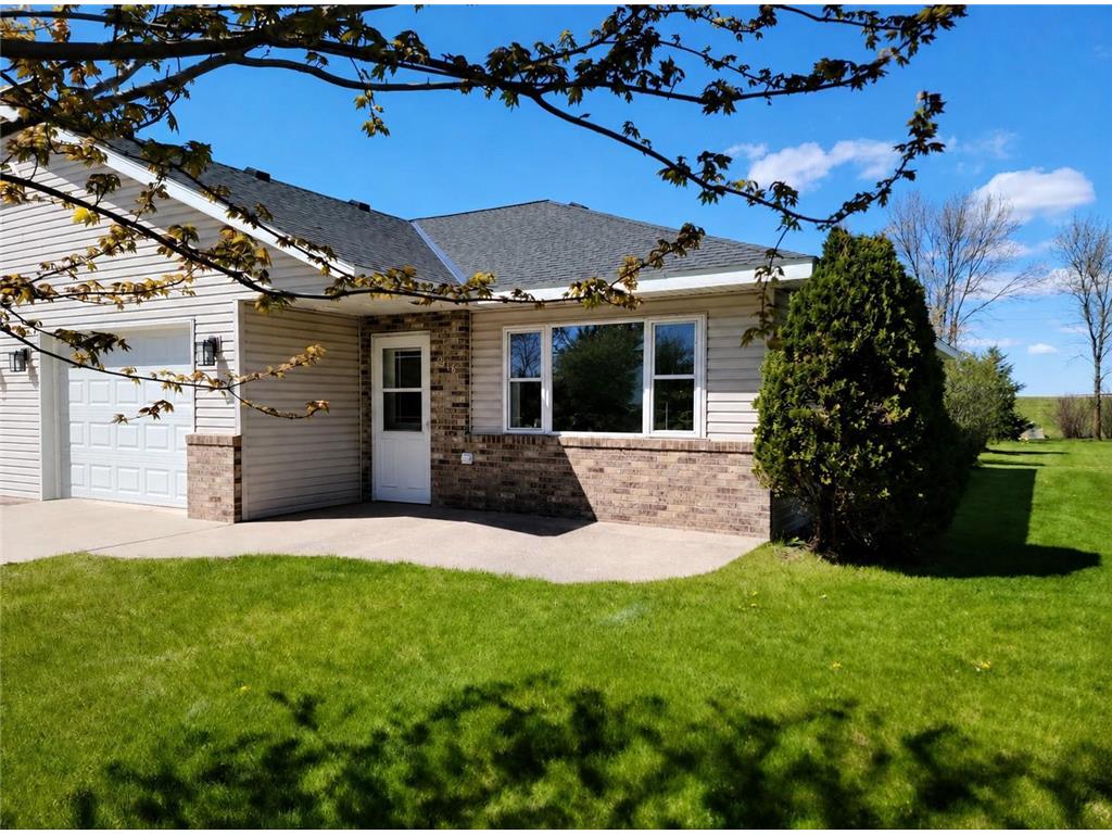 916 Mcdermott Avenue Kandiyohi MN 56251 7070255 image2