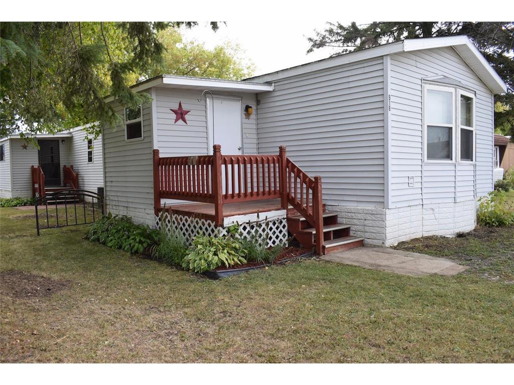 916 Reserve Avenue N Thief River Falls MN 56701 6434562 image1